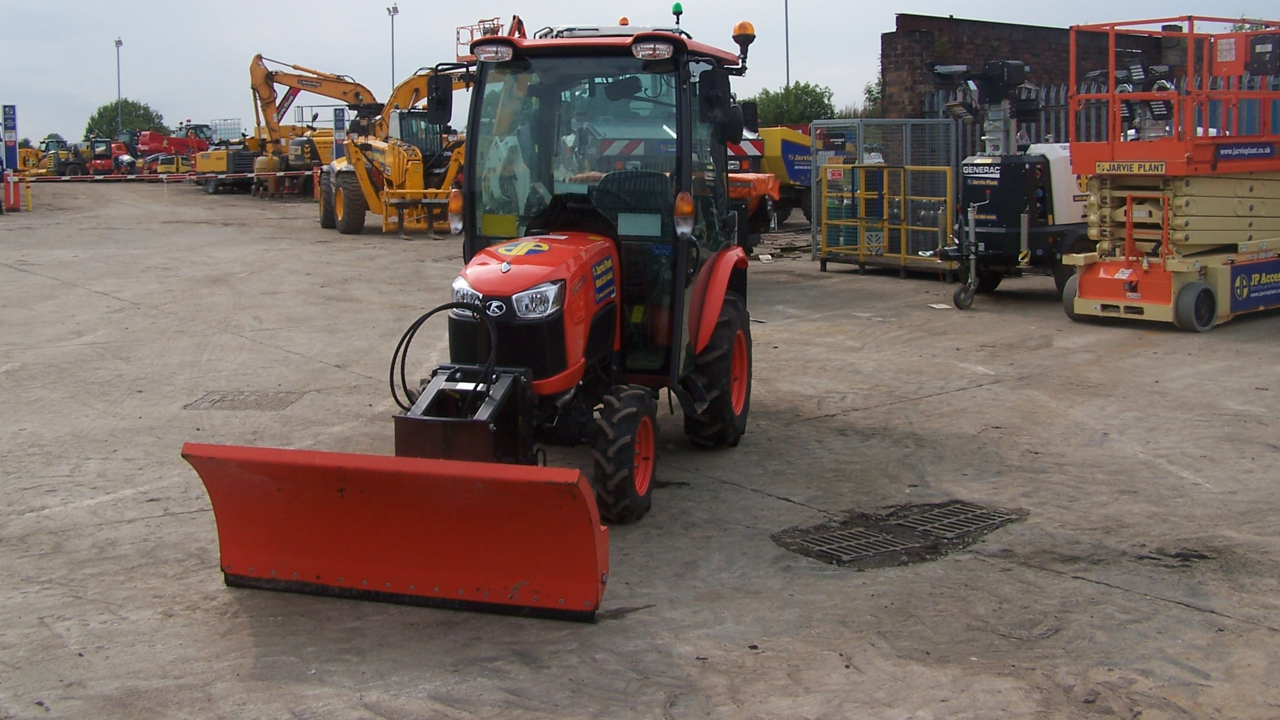 TRAC4 020 Kub B2231HC Tractor 003