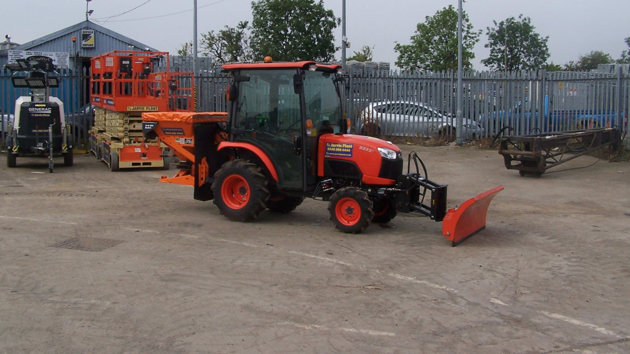 TRAC4 020 Kub B2231HC Tractor 002