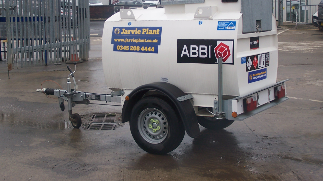 BOWMF200 ABBI 950L Hi way Fuel Bowser 005