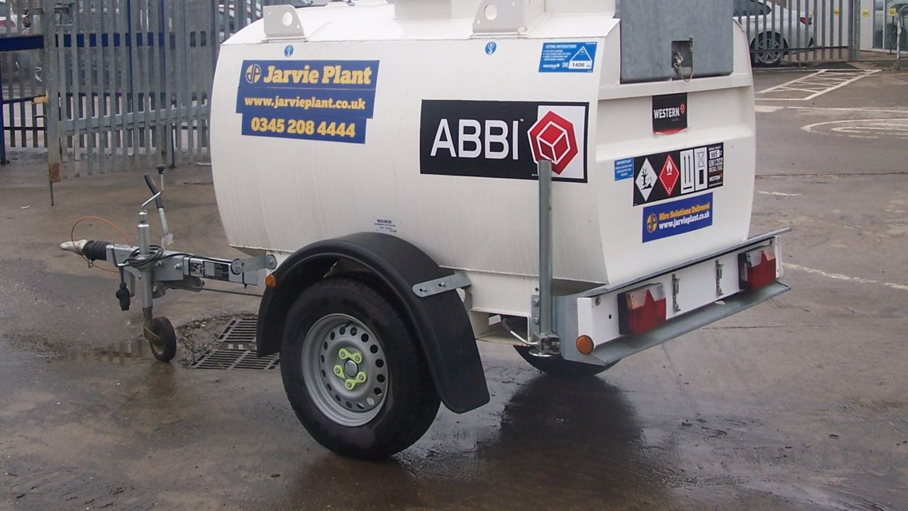 BOWMF200 ABBI 950L Hi way Fuel Bowser 004a